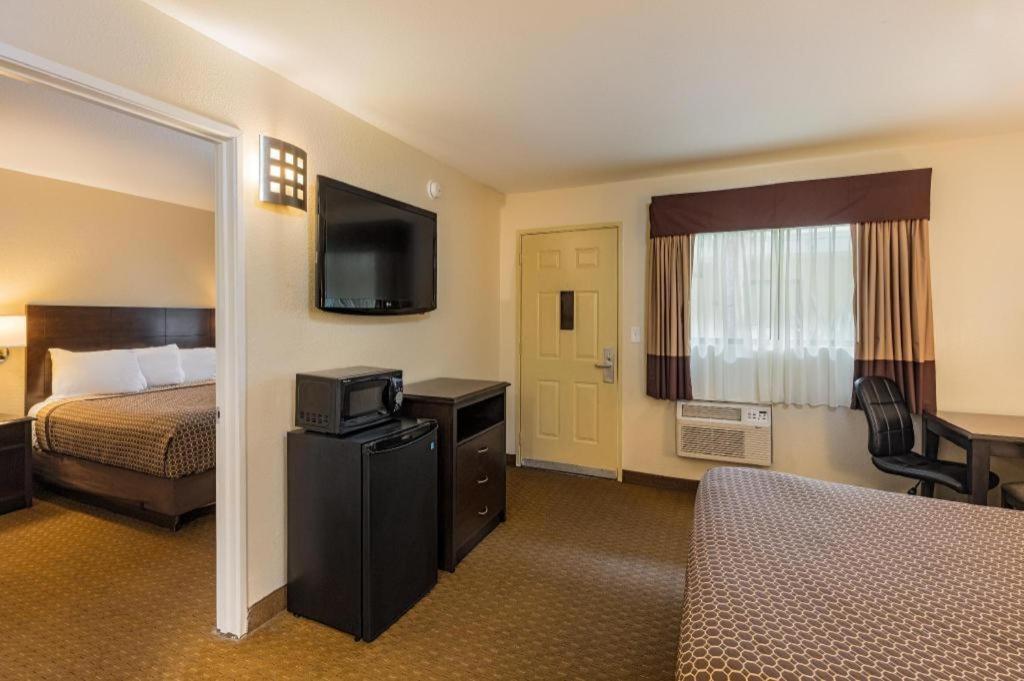 Lemon Heights Inn Tustin Ngoại thất bức ảnh